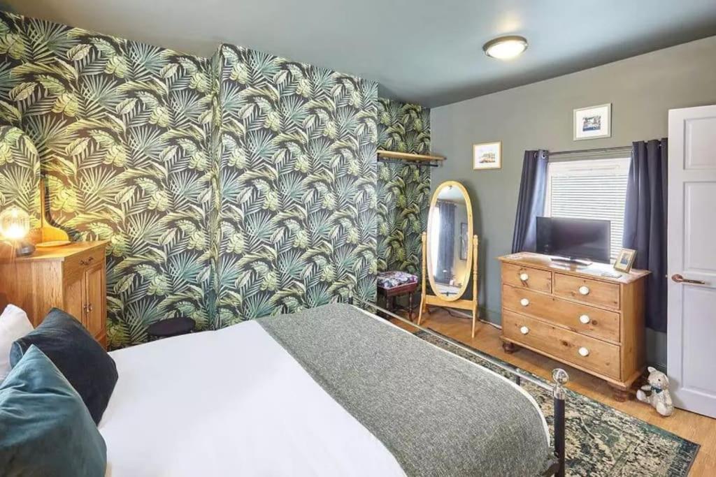 May House 3 Bedroomed House Whitby Eksteriør billede